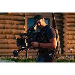 PXW-FX9VK KIT Sony Videocamera Sensore 6K CMOS Full-frame Exmor R + obiettivo FE PZ 28-135mm f / 4 G OSS