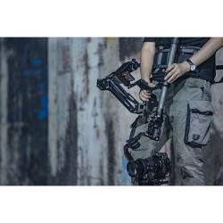 Tilta Float Sistema di supporto cardanico palmare