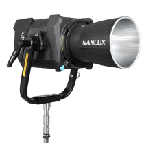 Nanlux Evoke 1200B luce led + Fresnel YK e flight case - wwwmancoit.inlavorazione.com