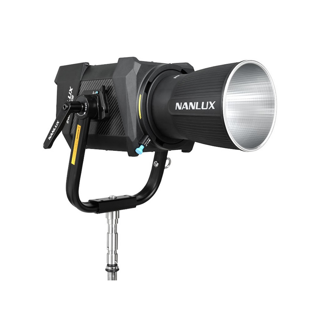 Nanlux Evoke 1200B luce led + Fresnel YK e flight case - wwwmancoit.inlavorazione.com